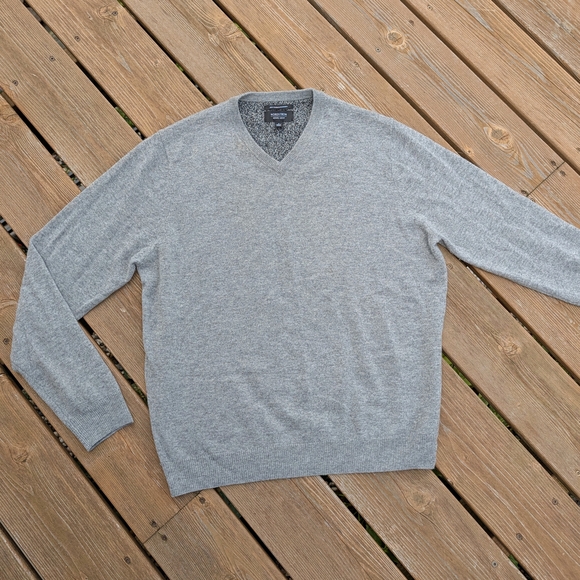 NORDSTROM MENS SHOP cashmere V neck sweater L